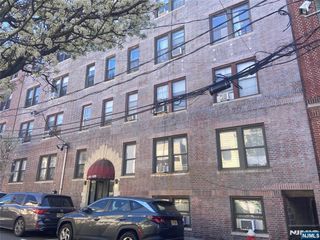 527 34th 29, Union City, NJ 07087