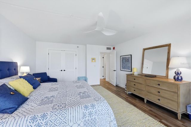 1001 BENJAMIN FRANKLIN DRIVE 604, Sarasota, FL 34236