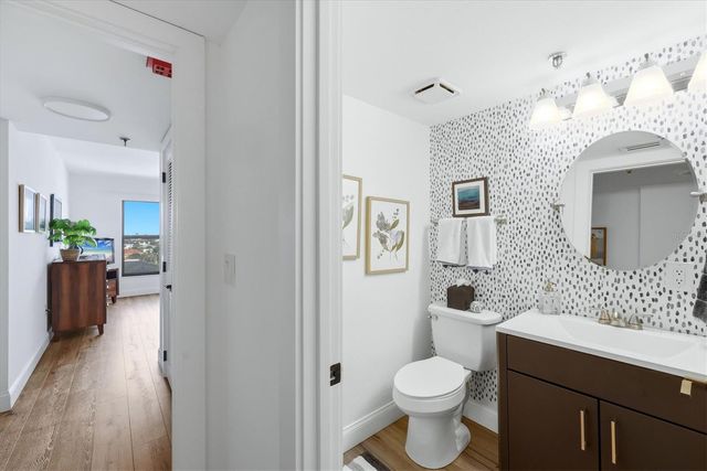 1001 BENJAMIN FRANKLIN DRIVE 604, Sarasota, FL 34236