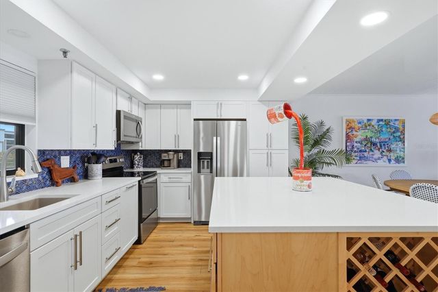 1001 BENJAMIN FRANKLIN DRIVE 604, Sarasota, FL 34236