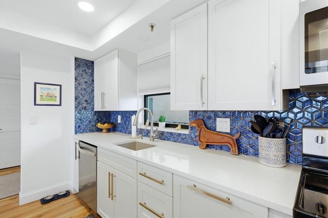 1001 BENJAMIN FRANKLIN DRIVE 604, Sarasota, FL 34236