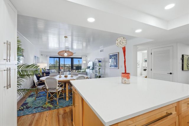 1001 BENJAMIN FRANKLIN DRIVE 604, Sarasota, FL 34236