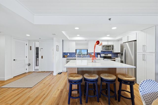 1001 BENJAMIN FRANKLIN DRIVE 604, Sarasota, FL 34236