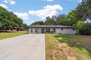 614 Colonial Drive, Athens, TX 75751