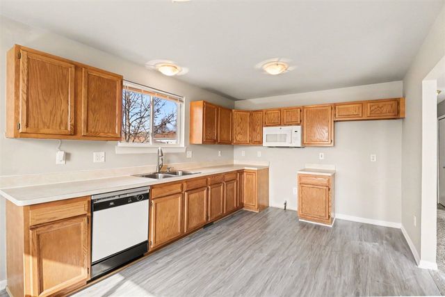 17245 Martin Road, Roseville, MI 48066