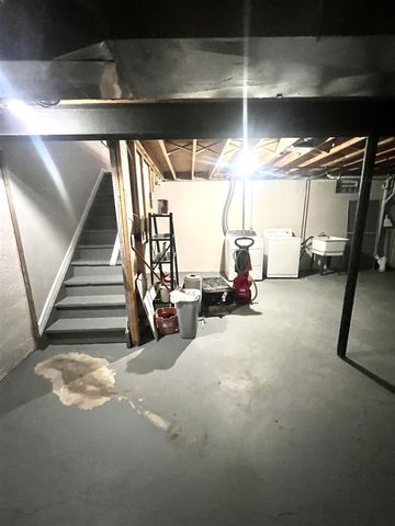 17245 Martin Road, Roseville, MI 48066