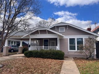 843 N Clinton Avenue, Dallas, TX 75208