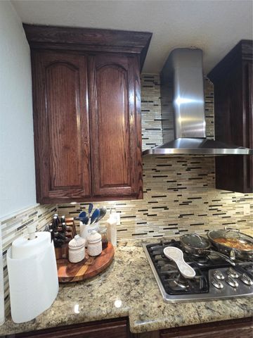 222 W Shady Grove Road W 222 East unit, Irving, TX 75060