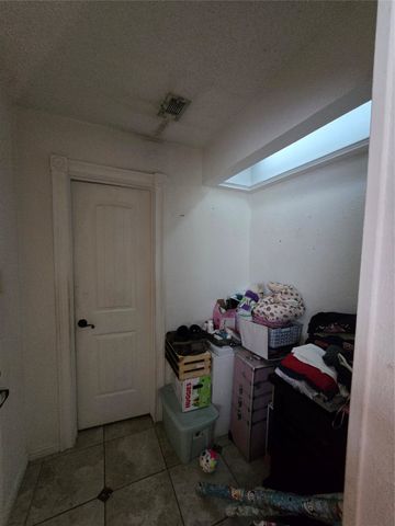 222 W Shady Grove Road W 222 East unit, Irving, TX 75060