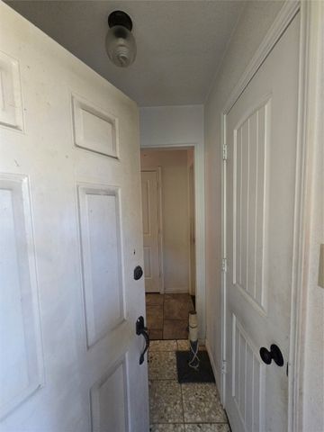 222 W Shady Grove Road W 222 East unit, Irving, TX 75060