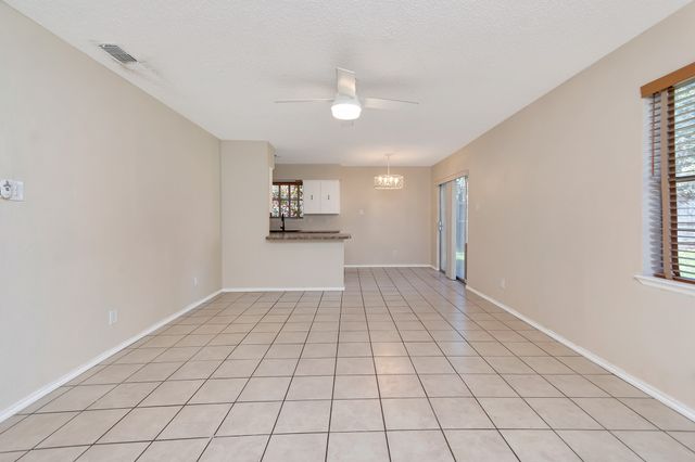 443 E Magnolia Lane, Duncanville, TX 75137