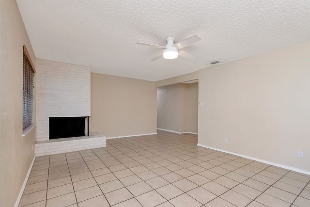 443 E Magnolia Lane, Duncanville, TX 75137