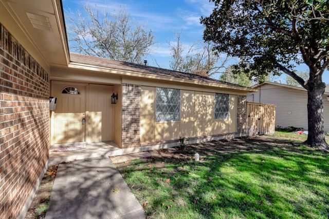 443 E Magnolia Lane, Duncanville, TX 75137