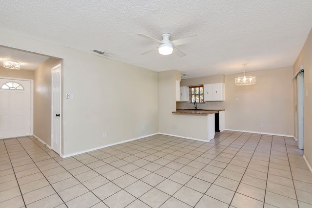 443 E Magnolia Lane, Duncanville, TX 75137