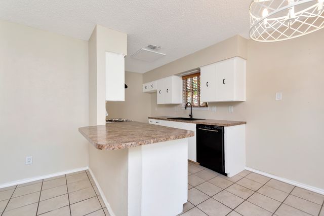 443 E Magnolia Lane, Duncanville, TX 75137