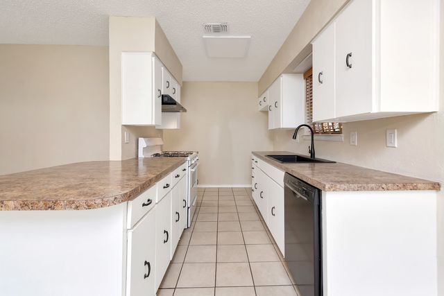 443 E Magnolia Lane, Duncanville, TX 75137