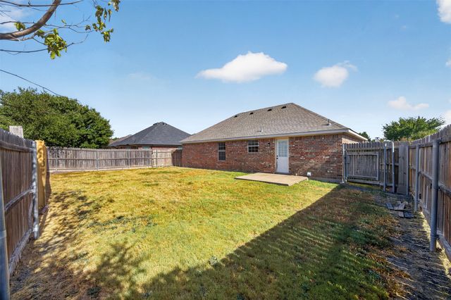 611 Oliver Lane, Waxahachie, TX 75165