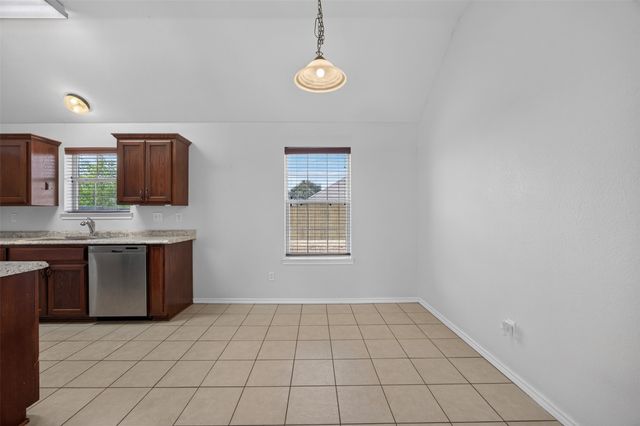 611 Oliver Lane, Waxahachie, TX 75165