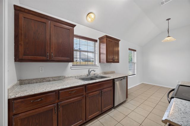 611 Oliver Lane, Waxahachie, TX 75165
