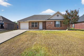 611 Oliver Lane, Waxahachie, TX 75165