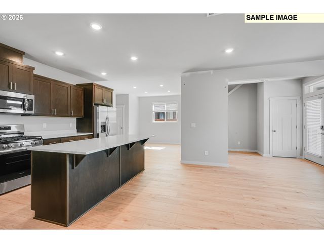 1007 Legacy St, Eugene, OR 97402