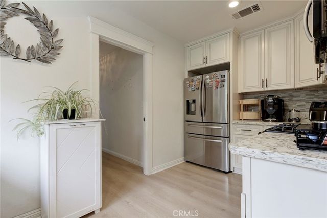 466 Vine, Glendale, CA 91204