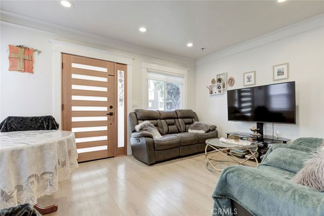 466 Vine, Glendale, CA 91204