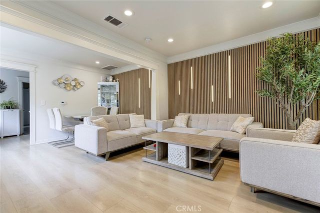 466 Vine, Glendale, CA 91204