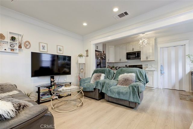 466 Vine, Glendale, CA 91204