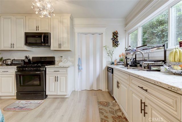 466 Vine, Glendale, CA 91204