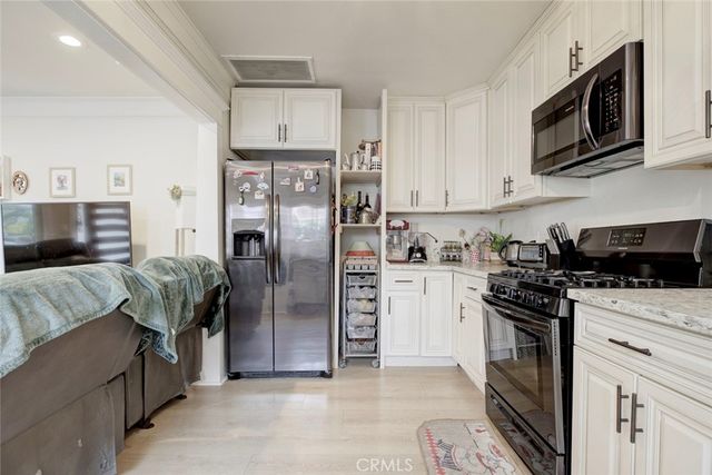 466 Vine, Glendale, CA 91204