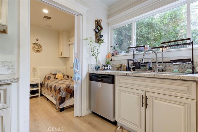 466 Vine, Glendale, CA 91204