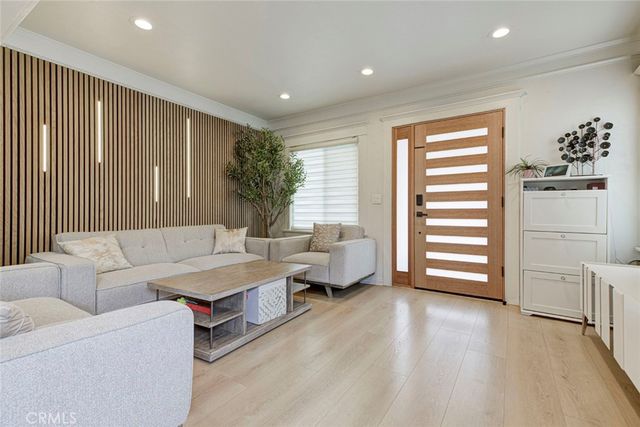 466 Vine, Glendale, CA 91204