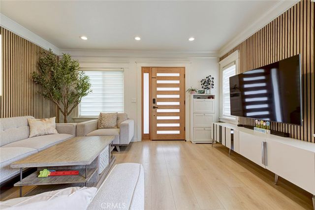 466 Vine, Glendale, CA 91204