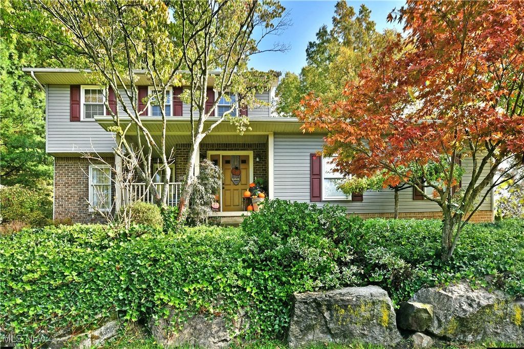 541 Stoneybrook Lane, Canfield, OH 44406