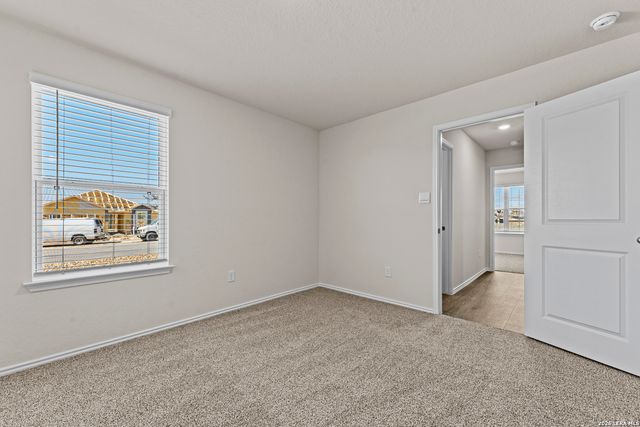 162 Double L Dr, Comfort, TX 78013