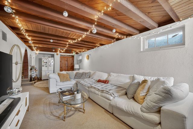 1530 41st Street, Des Moines, IA 50311