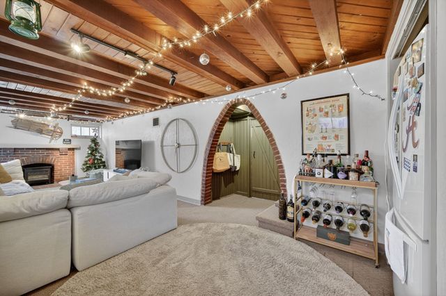 1530 41st Street, Des Moines, IA 50311