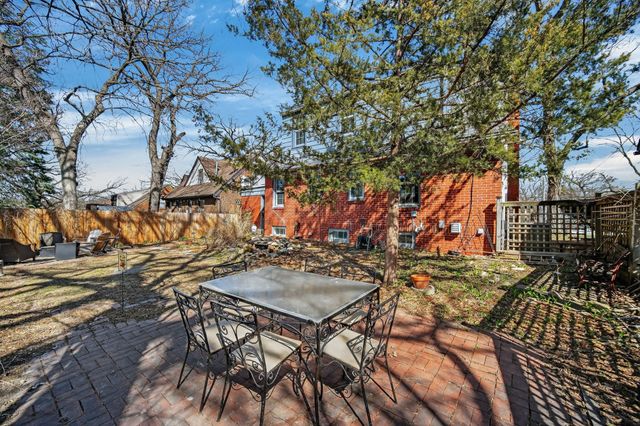 1530 41st Street, Des Moines, IA 50311