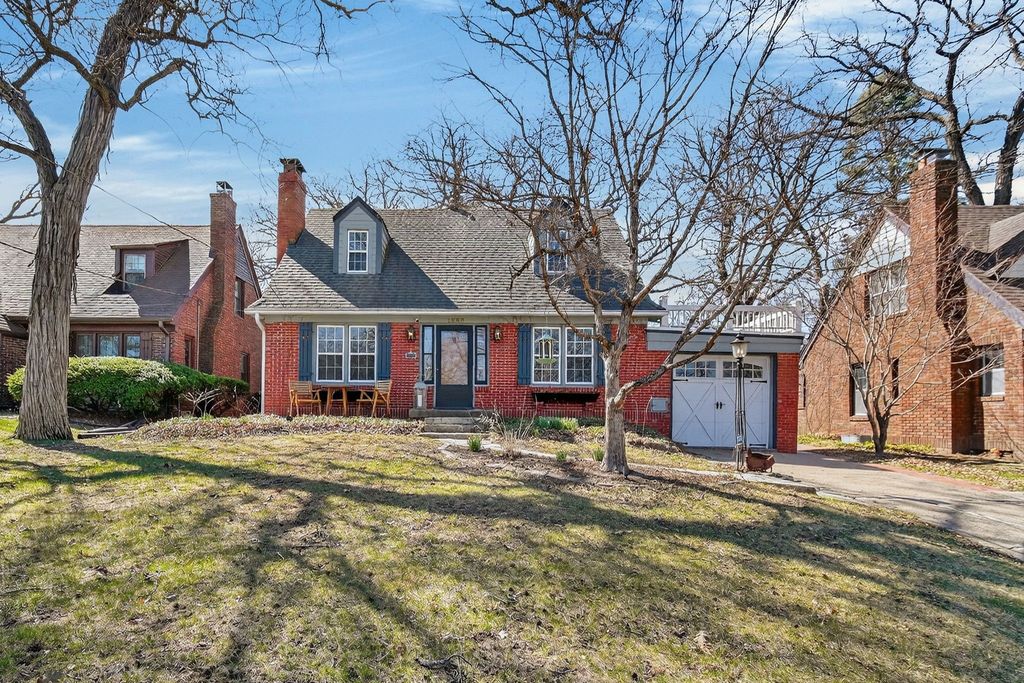 1530 41st Street, Des Moines, IA 50311