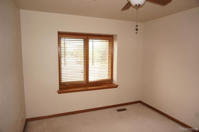 49954 Willowood Drive, Macomb, MI 48044