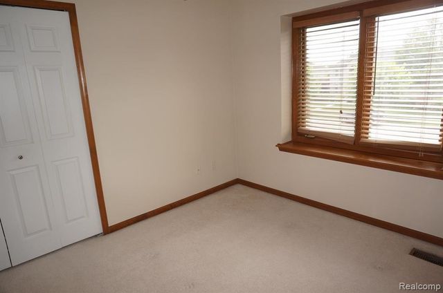 49954 Willowood Drive, Macomb, MI 48044