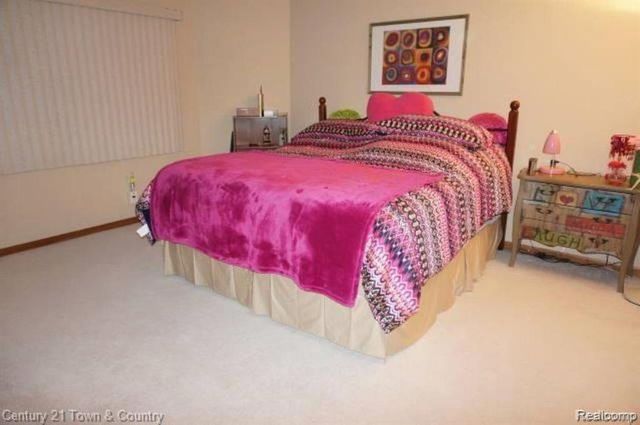 49954 Willowood Drive, Macomb, MI 48044