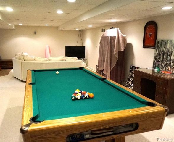 49954 Willowood Drive, Macomb, MI 48044