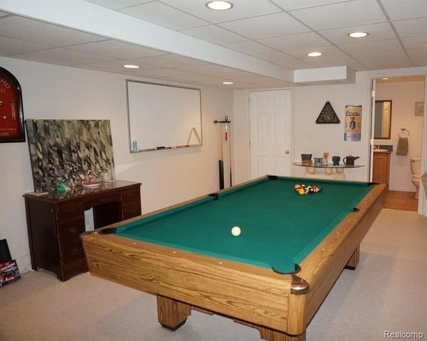 49954 Willowood Drive, Macomb, MI 48044