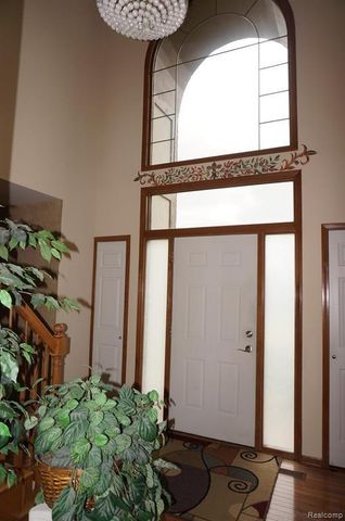 49954 Willowood Drive, Macomb, MI 48044