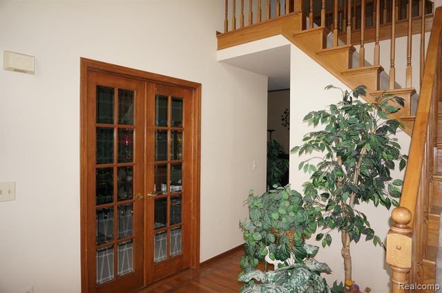 49954 Willowood Drive, Macomb, MI 48044