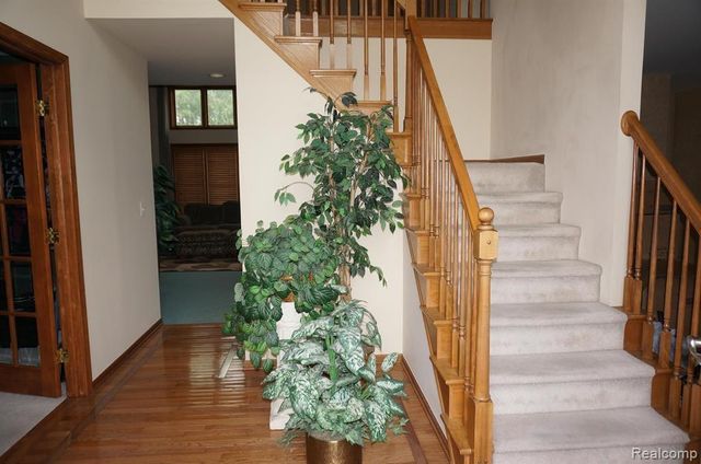 49954 Willowood Drive, Macomb, MI 48044