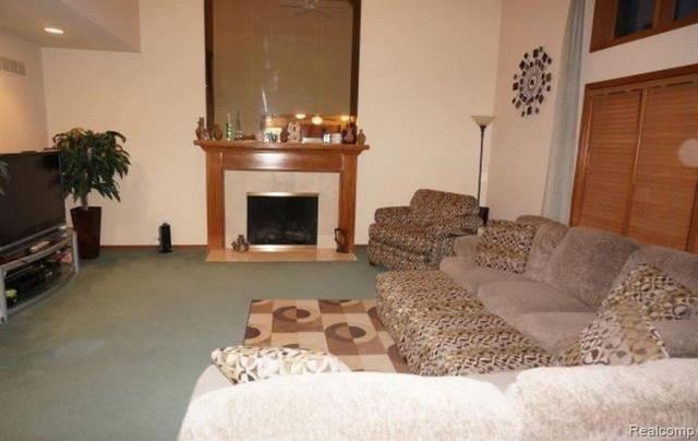 49954 Willowood Drive, Macomb, MI 48044