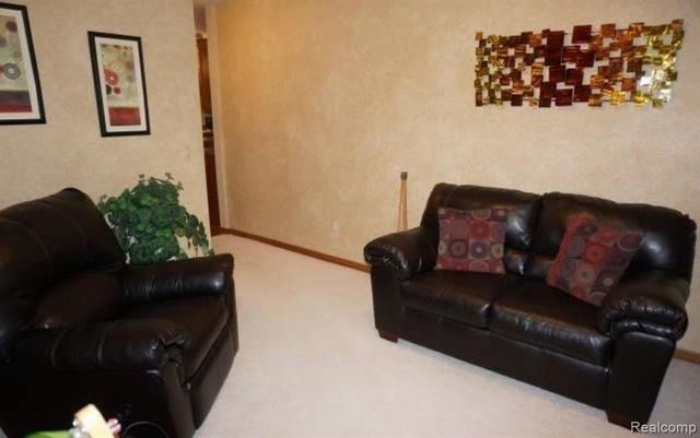 49954 Willowood Drive, Macomb, MI 48044